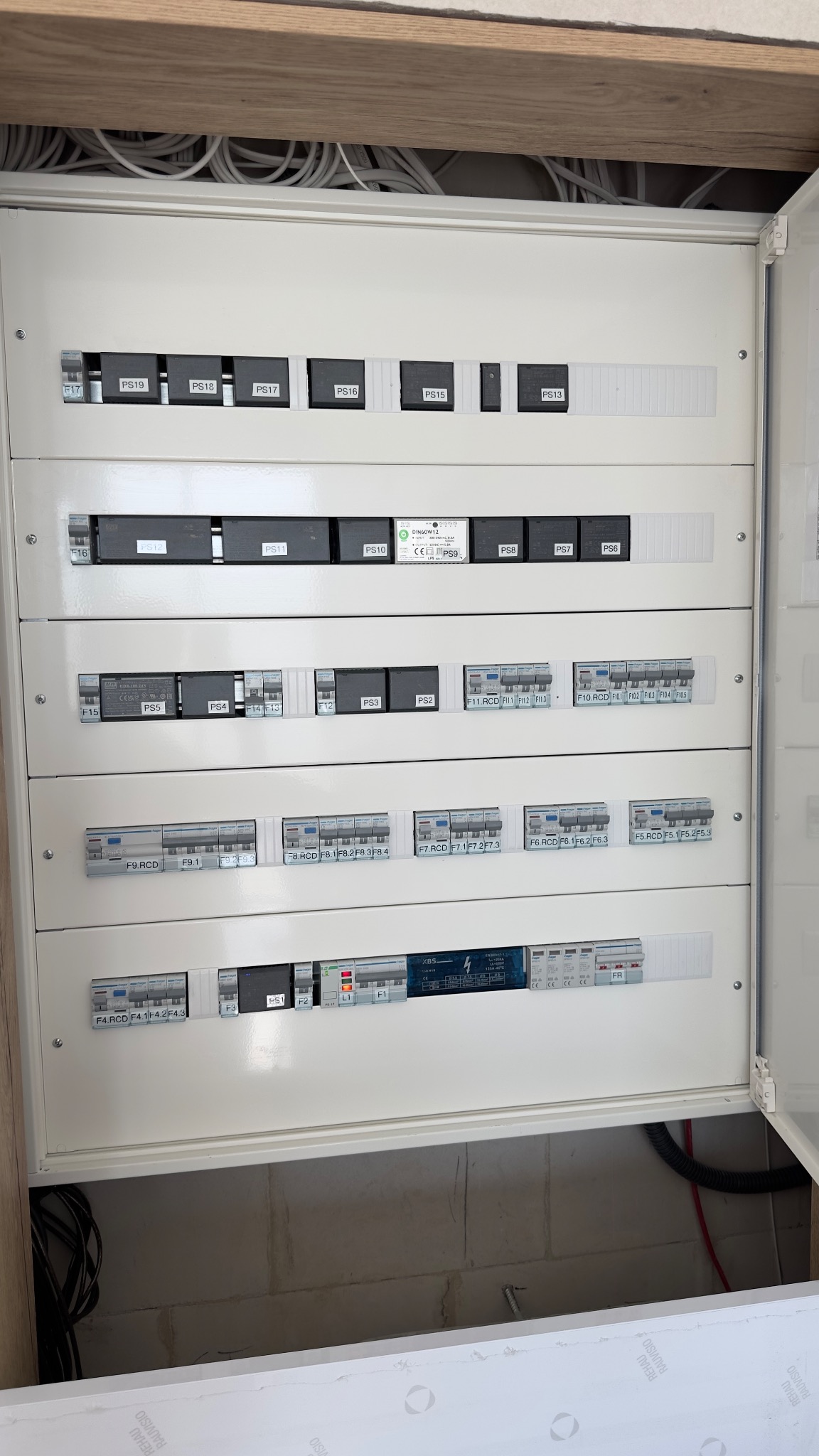 Rozdzielnica w salonie kosmetycznym