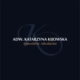 Eleganckie logo Kancelarii Adwokackiej Katarzyny Kijowskiej na ciemnogranatowym tle z stylizowaną literą K.