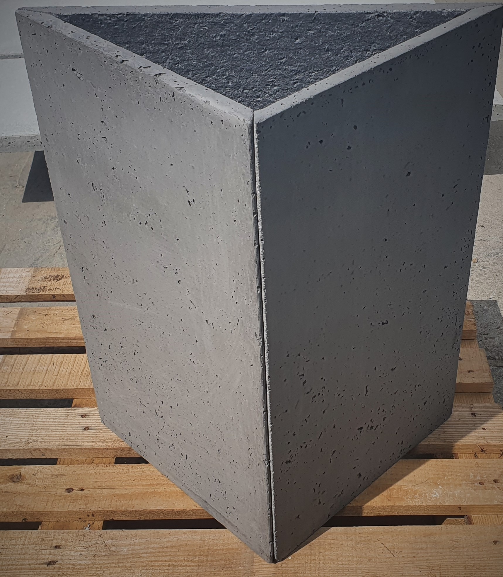 Nowoczesne donice z betonu