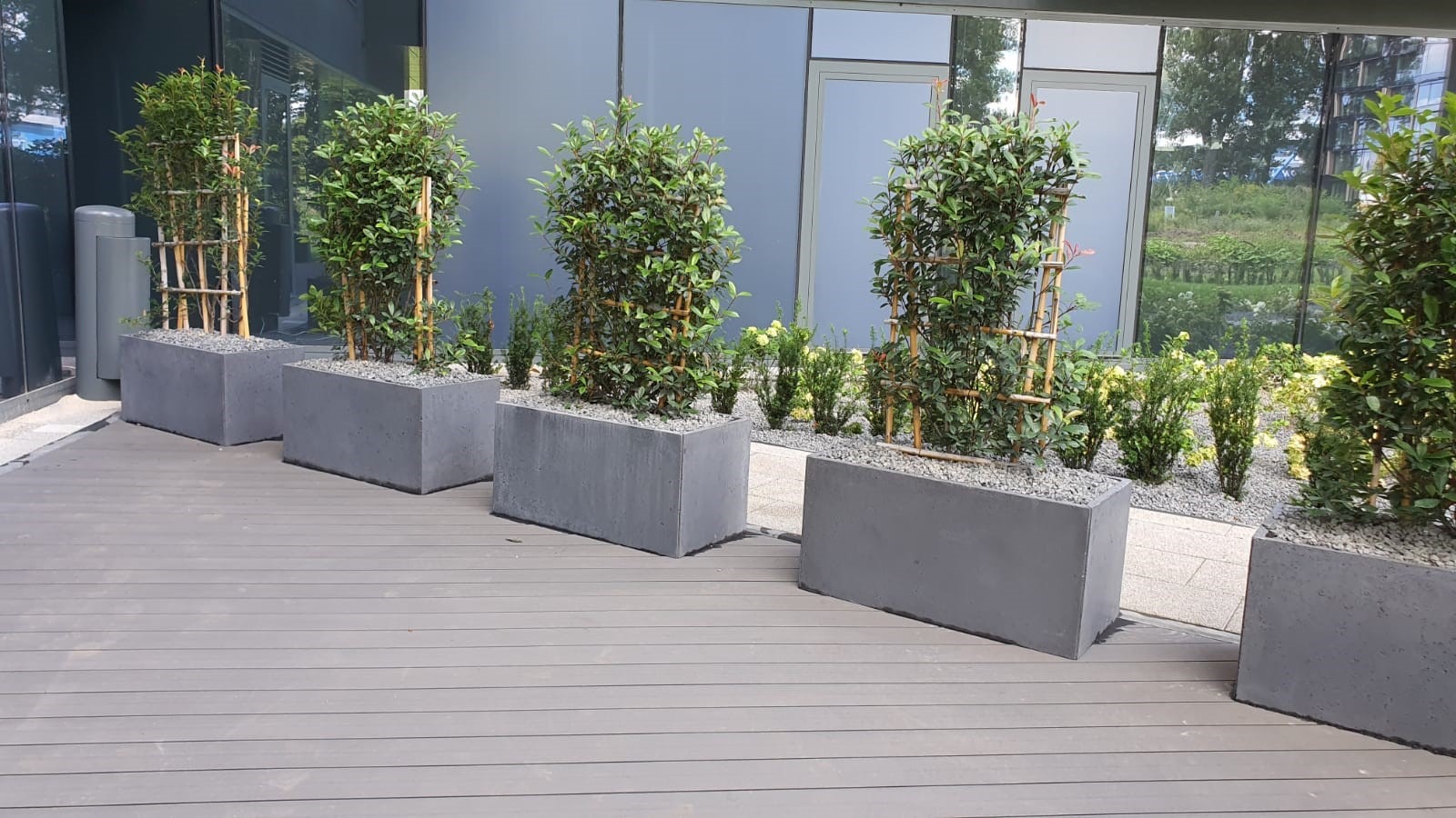 Donice antracytowe na taras