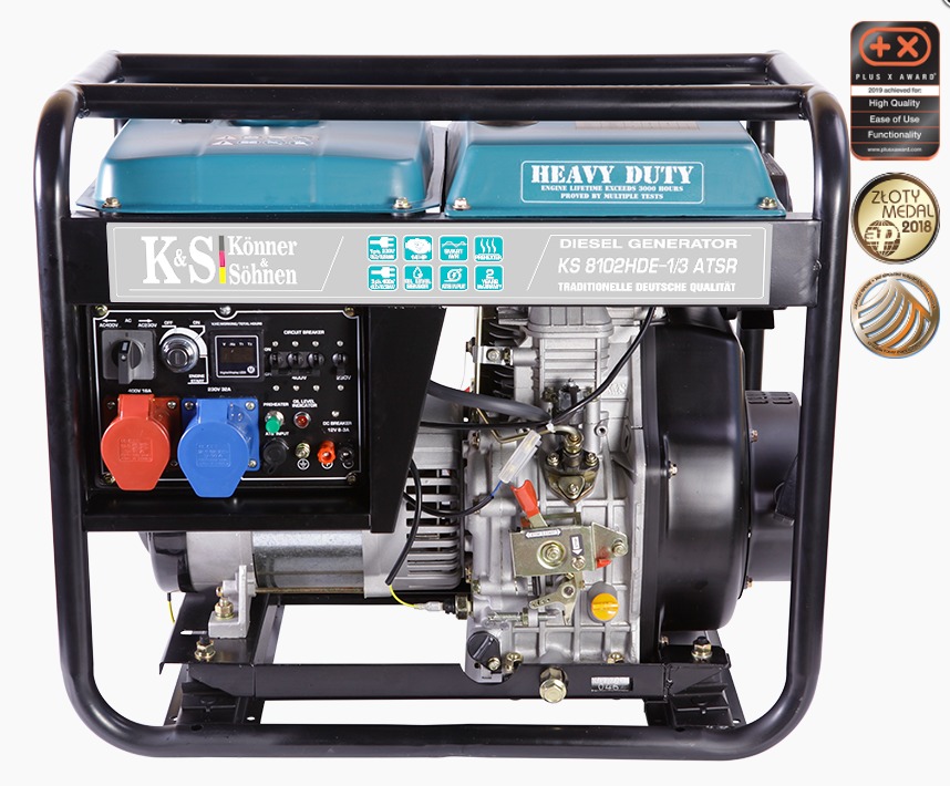 Agregat prądotwórczy diesla K&S Söhnen KS 8102HDE-1/3 ATSR z czarną ramą ochronną i panelem sterowania z gniazdami, wyróżniony nagrodami jakości i funkcjonalności.
