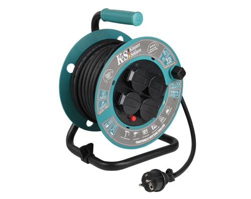 Przedłużacz bębnowy z czterema gniazdami, zwinięty kabel w kolorze czarnym, obudowa w odcieniach turkusu i czerni, na białym tle.