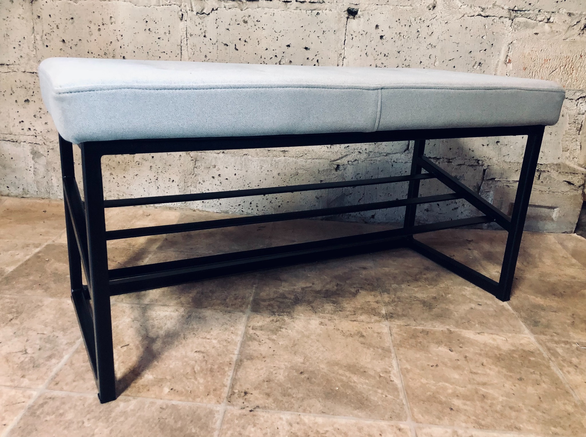 Ławeczka tapicerowana do przedpokoju Loft