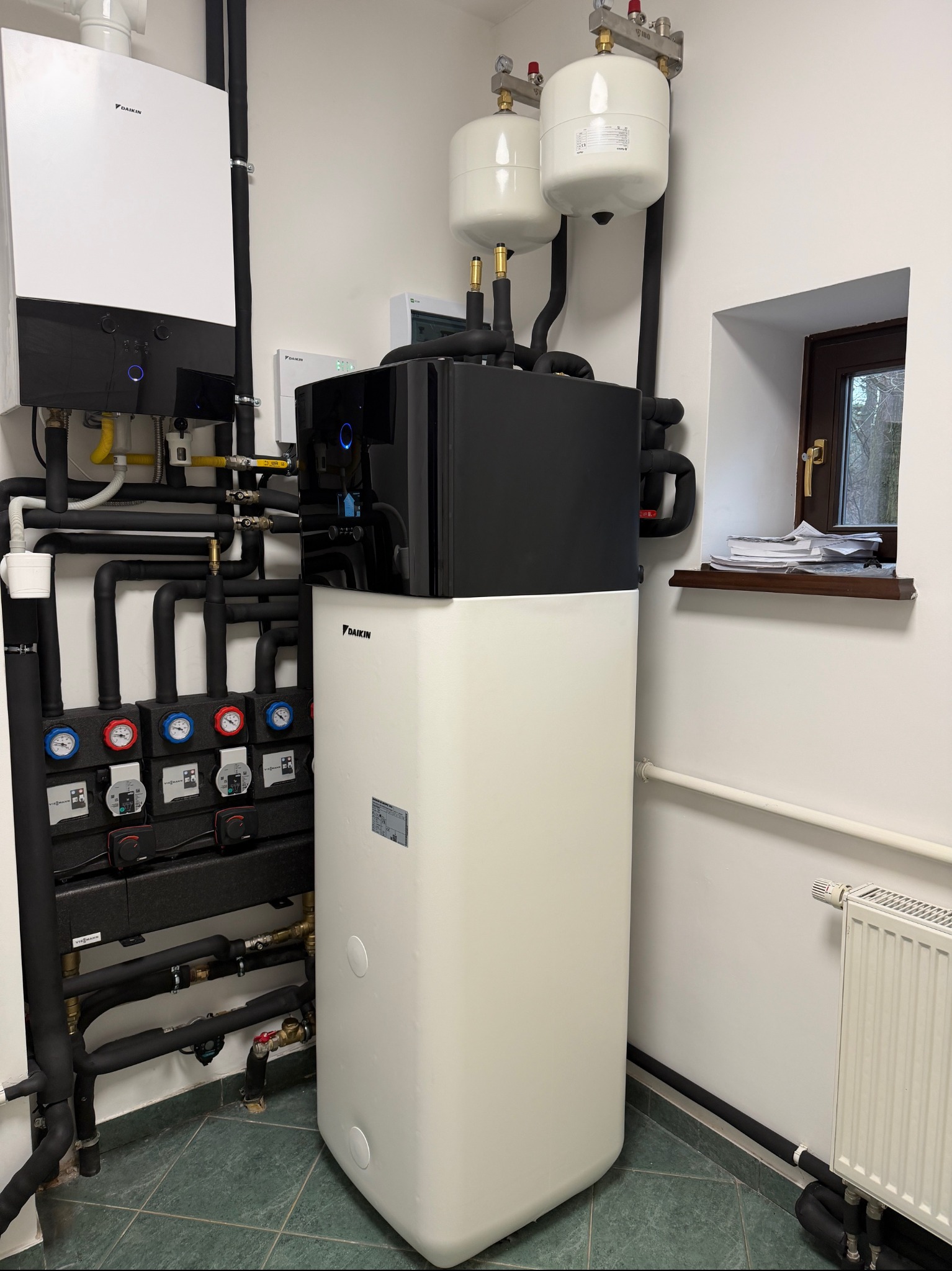 Hybryda pompy ciepła i kotła gazowego formy DAIKIN