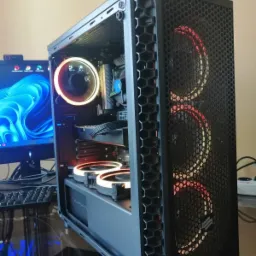 Przykład złożenia sprzętu komputerowego.