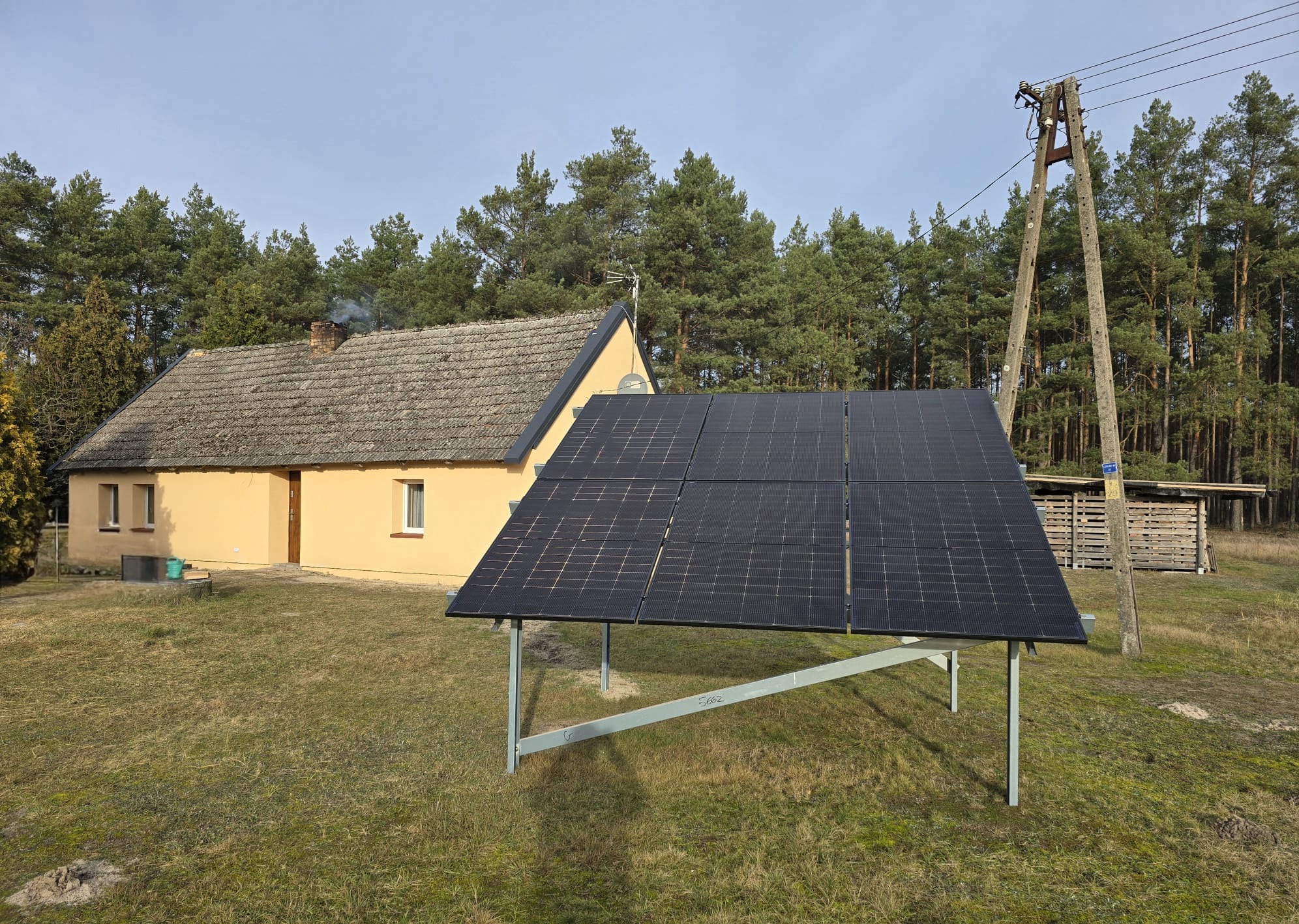 -Termomodernizacja - Wymiana starego kotła wraz z grzejnikami - Instalacja fotowoltaiczna