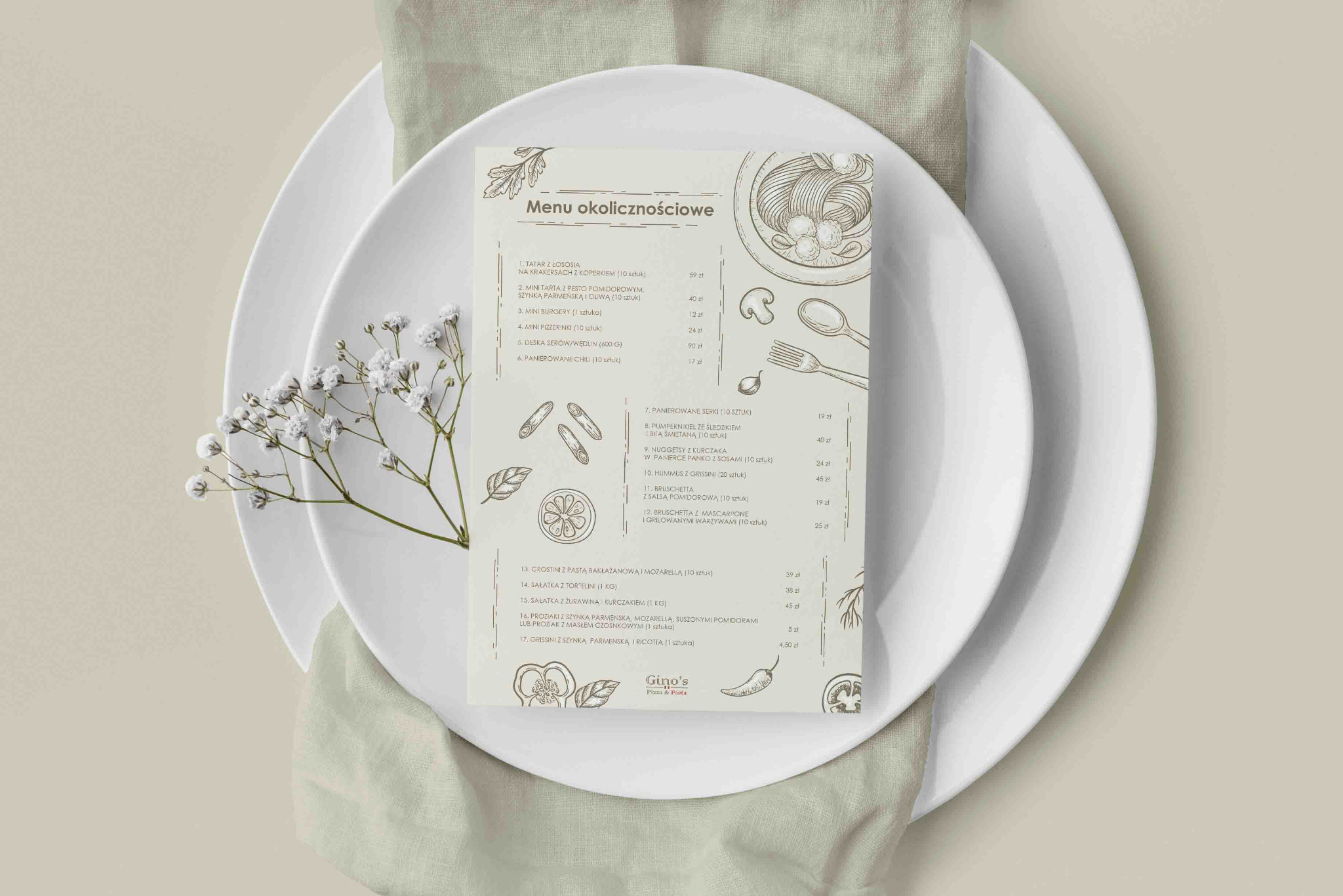 Elegancko zaprezentowane menu okolicznościowe restauracji Gino's Pizza & Pasta, ułożone na białym talerzu z lnianą serwetką i gałązką gipsówki, ukazujące listę dań i cen w minimalistycznym stylu.