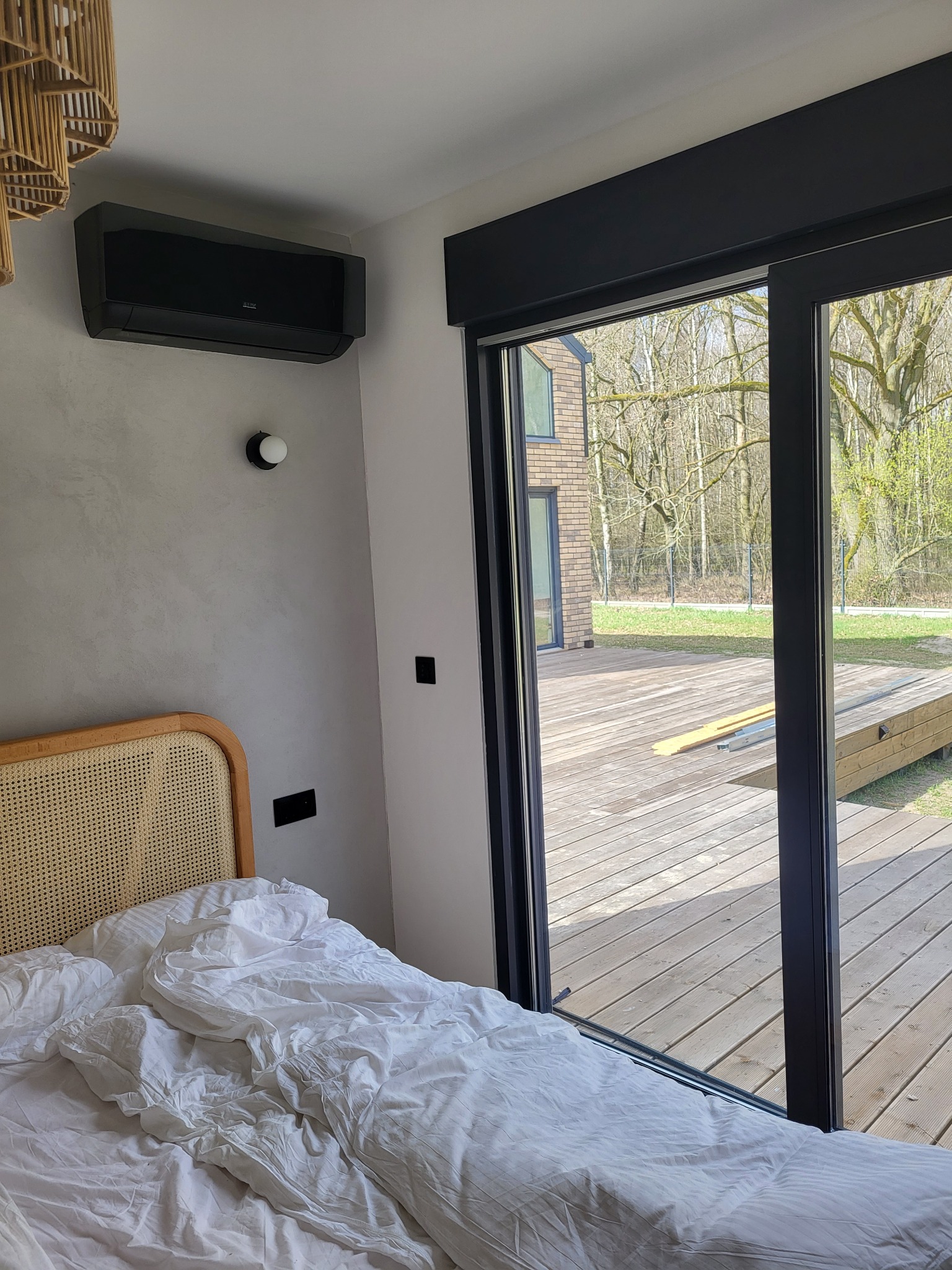 Montaż klimatyzatora AUX J-SMART Black