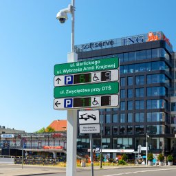 Wyświetlacze parkingowe dla miast, parkingów, centrów przesiadkowych producenta DYSTEN