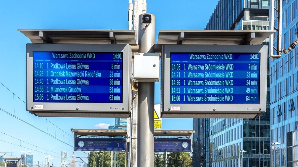 Wyświetlacz przystankowy kolei miejskiej dojazdowej WKD producenta DYSTEN