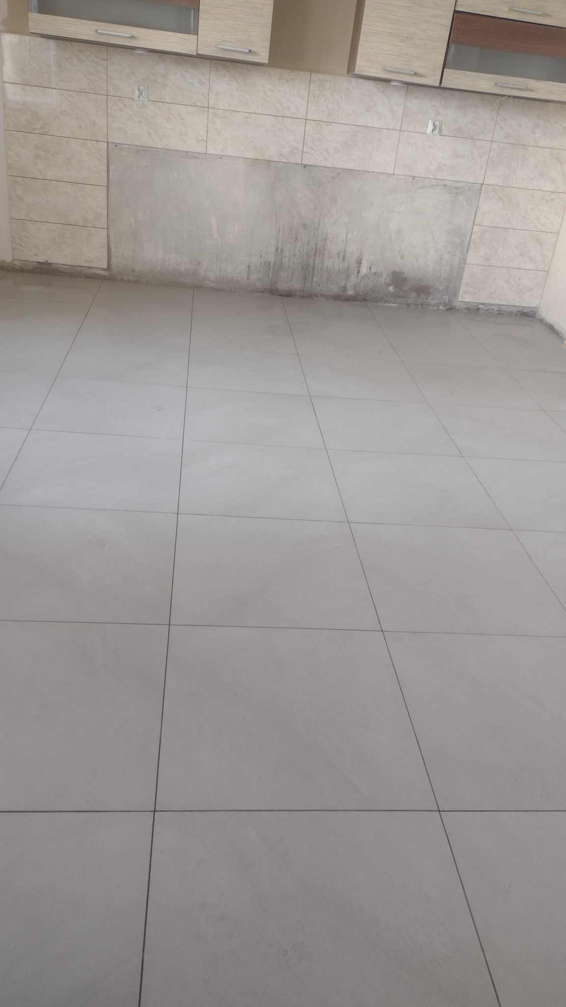 Wykonanie kuchni 20m2 pytki 60x60
