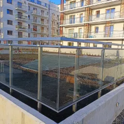 Balustrada na patio osiedle Miła