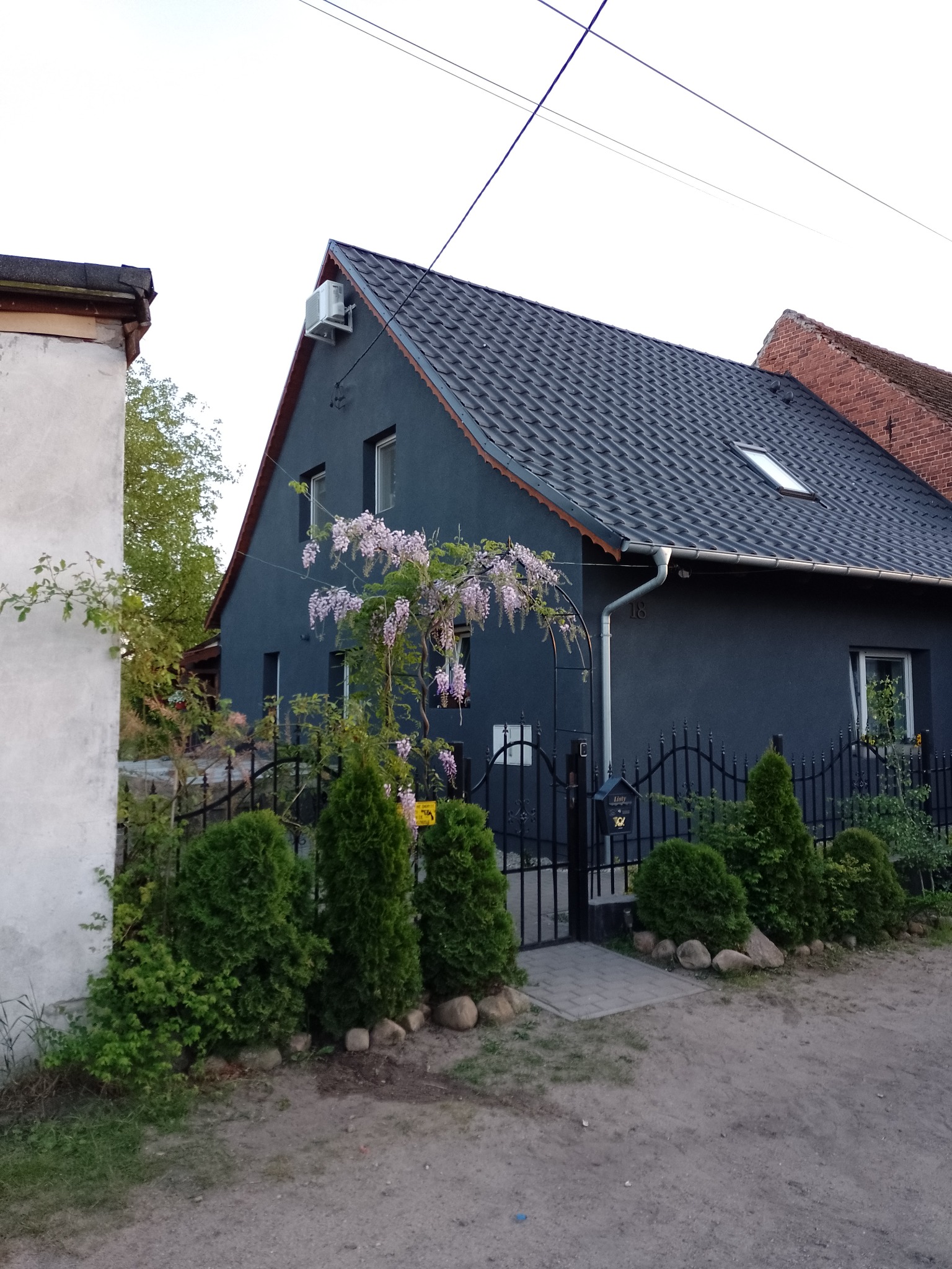 Realizację zamówień do 6 m bez użycia zwyżki która podnosi koszty instalacji