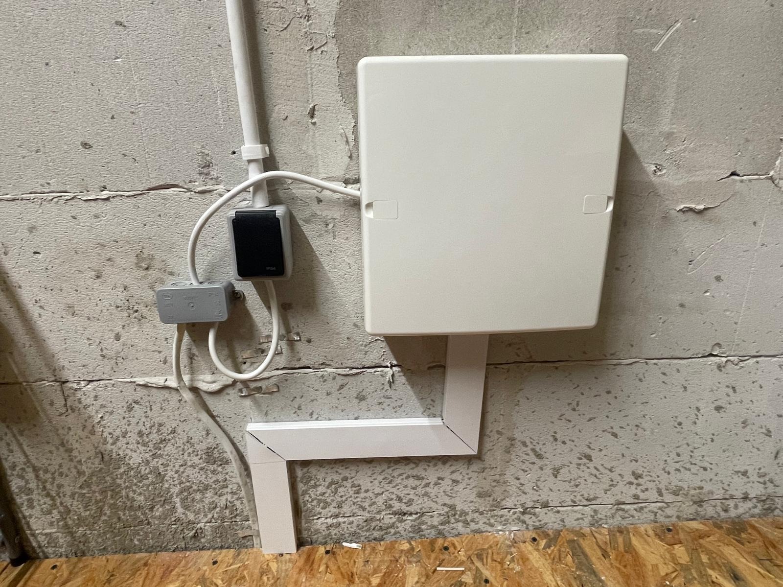 Montaż centrali alarmu satel perfecta u klienta