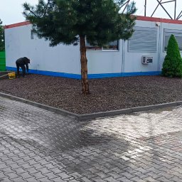 P.W.Complex - Układanie kostki brukowej, mycie i ozdabianie kamieniem na życzenie klienta.