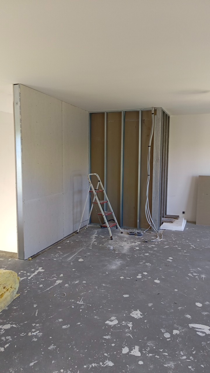 Montaż ścianek działowych i zabudowy G-K.