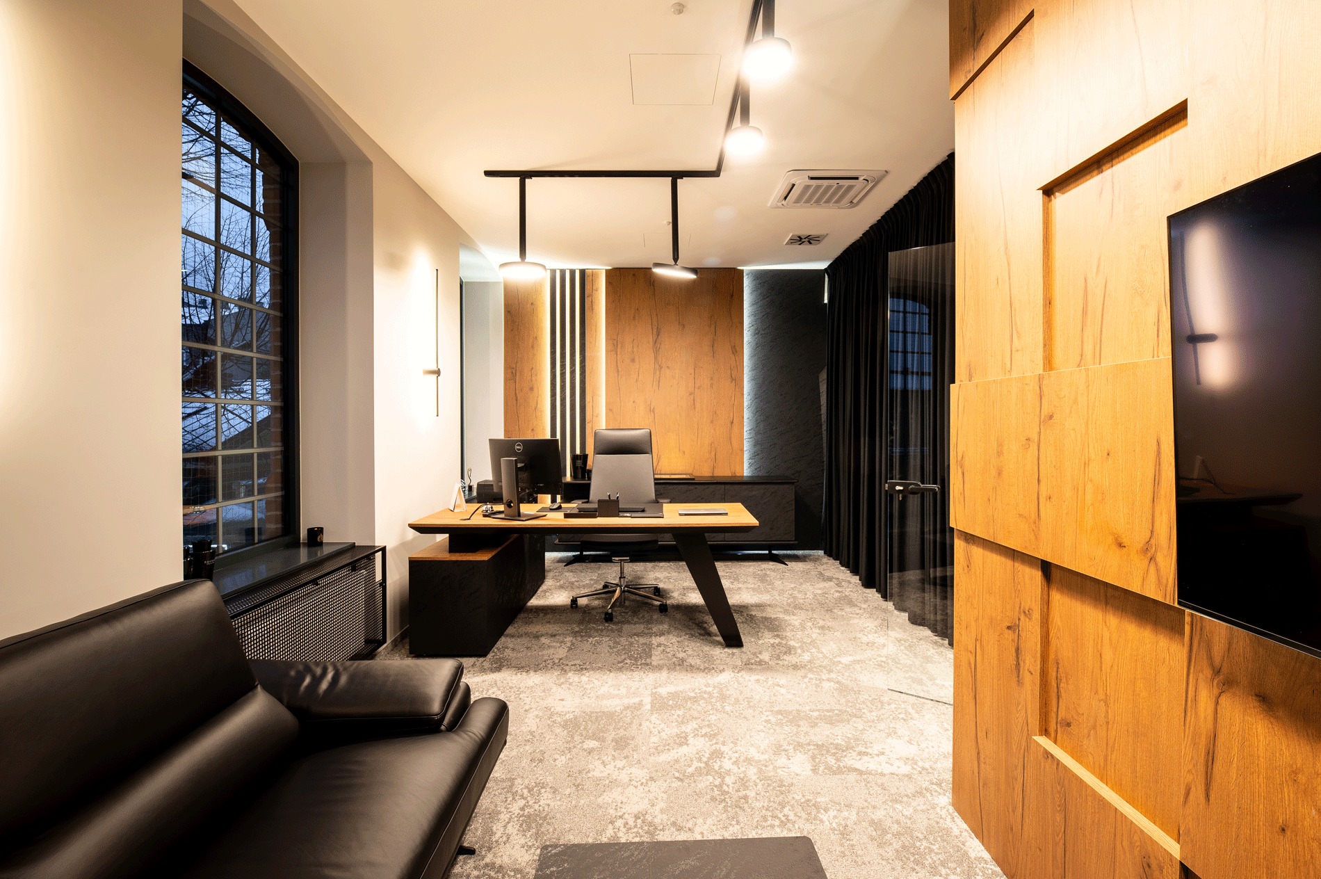 Biuro prezesa -realizacja