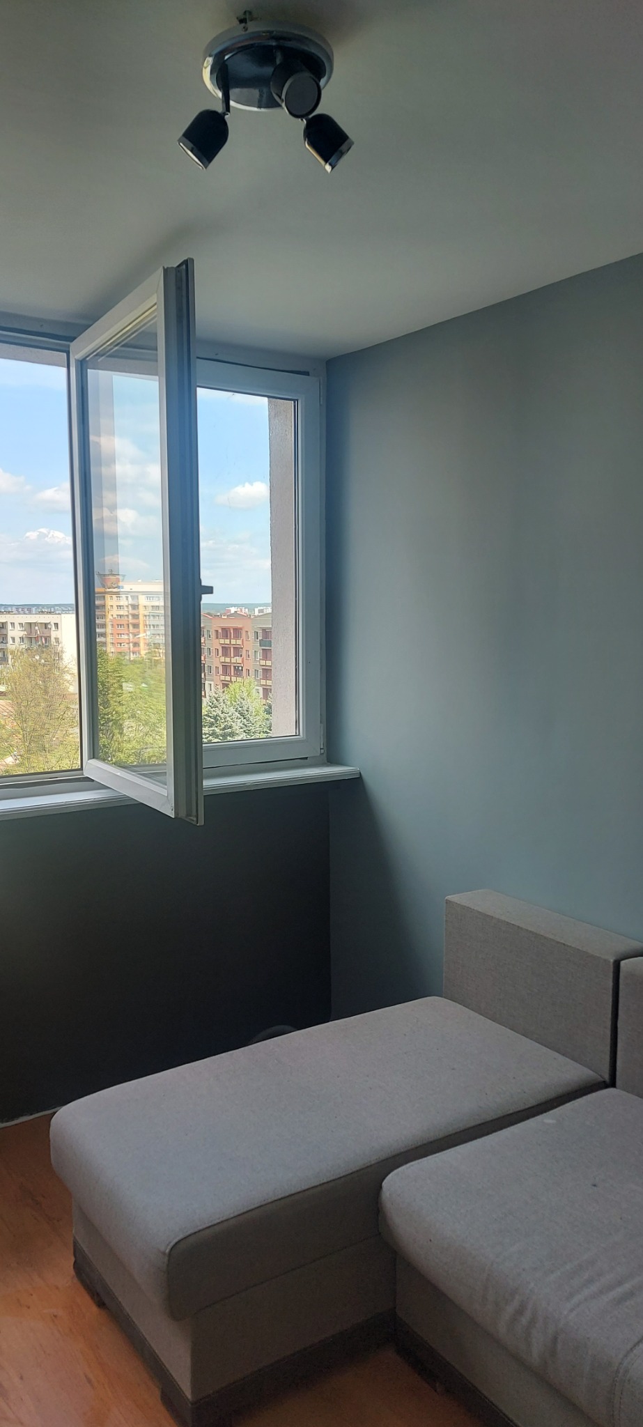 Zrywanie tapet,szpachlowanie x2, szlifowanie,malowanie,sprzątanie