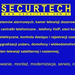 Reklama firmy Securtech oferującej montaż systemów alarmowych, kamer telewizji dozorowej, instalacje elektryczne, domofony, wideodomofony i inne usługi, na niebieskim tle z żółtym tekstem.