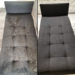 KC Professional cleaning - Porównanie tapicerowanej ławki z guzikami: po lewej stronie widoczne liczne plamy, po prawej czysta, odświeżona tkanina w jednolitym kolorze.