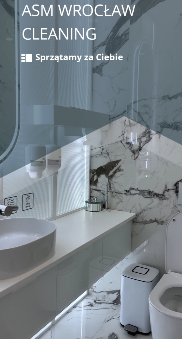 Nowoczesna łazienka z marmurowymi płytkami, białą umywalką nablatową, dozownikami mydła i koszem na śmieci z pedałem; widoczny fragment toalety; logo firmy 'ASM Wrocław Cleaning' na górze.