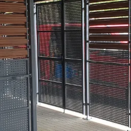 Wiata ADM W14 na 14 koszy 1100 l wraz z pomieszczeniem na gabaryty