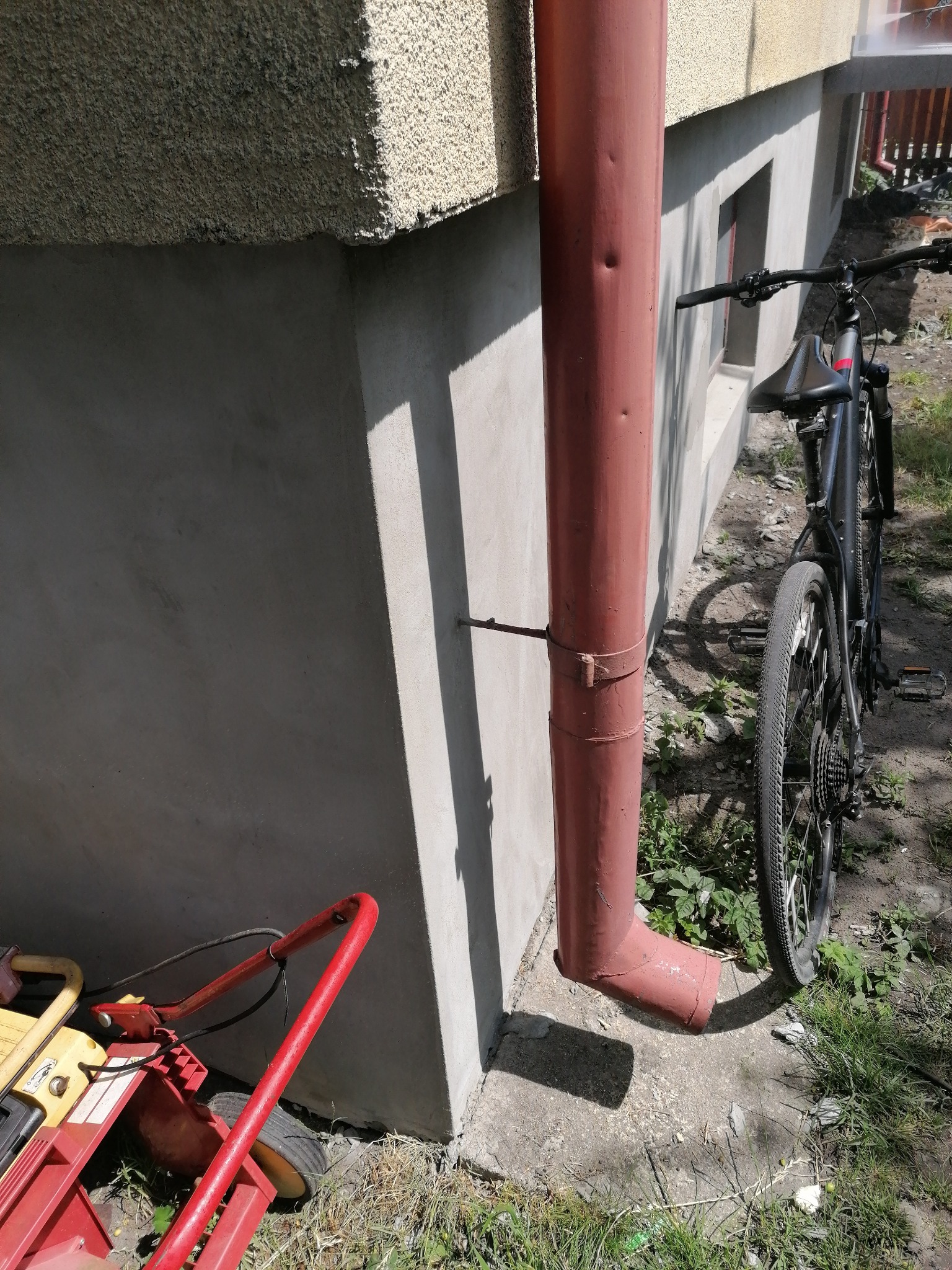 Podmurówka po usłudze