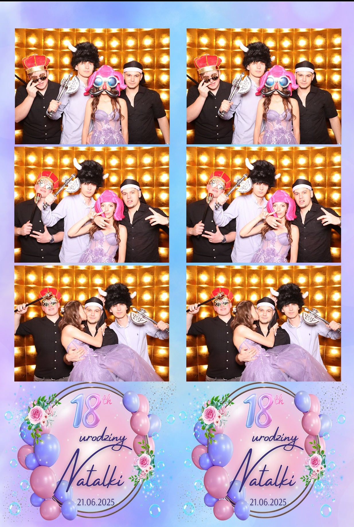Pamiątkowe zdjęcia z fotobudki z osiemnastych urodzin Natalii. Grupa osób w przebraniach i z rekwizytami na tle złotej ściany. Na dole grafika z okazji urodzin.
