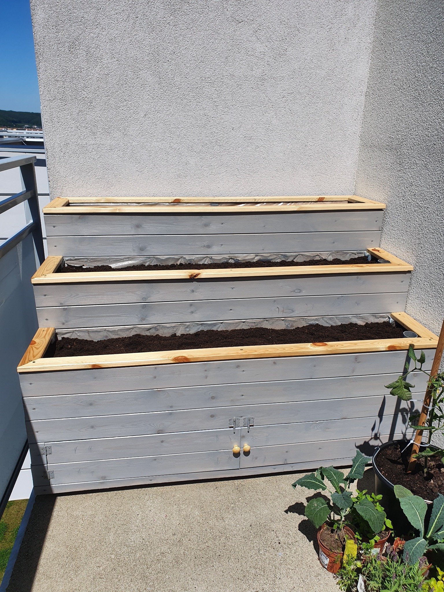 Realizacja: Donica schodkowa Reda