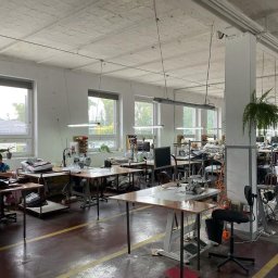 Posiadamy maszyny DA - łącznie 40 stebnówek oraz dwuigłówki płaskie i słupowe 