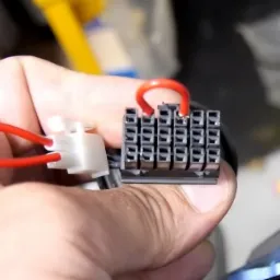 Obejście uszkodzonego alarmu w motocyklu Suzuki DL650 Vstrom