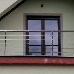 Balustrada Balkonowa z Aluminium Anodowane kolor Antracyt i INOX , bardzo fajnie kolory ze sobą pasują . Wałbrzych 