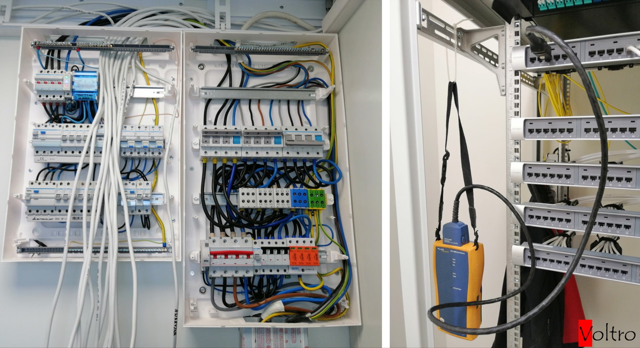 Otwarta skrzynka elektryczna z bezpiecznikami i okablowaniem oraz tester sieci komputerowej wiszący obok panelu krosowniczego.