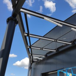 Budynek biurowo- produkcyjny dla f-my Pomel w Wyszkowie. Inwestycja w trakcie realizacji. Na zdjęciu- konstrukcja wiaty magazynowej