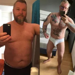 Mężczyzna z brodą prezentuje metamorfozę sylwetki: zdjęcie przed i po z widocznymi tatuażami i poprawą muskulatury.