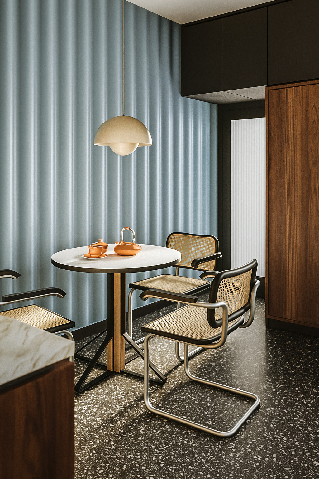 Stylowa aranżacja wnętrza: okrągły stół z czajnikiem i filiżanką, krzesła z rattanu, lampa wisząca i dekoracyjna ściana w odcieniach błękitu. Nowoczesny minimalizm.