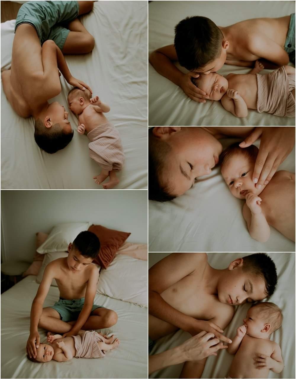 Kolaż zdjęć przedstawia starszego brata czule opiekującego się nowo narodzoną siostrą na łóżku z białym prześcieradłem, w naturalnym świetle.