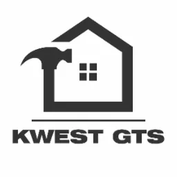 Logo firmy KWEST GTS przedstawiające dom z oknem, w który wkomponowany jest młotek.