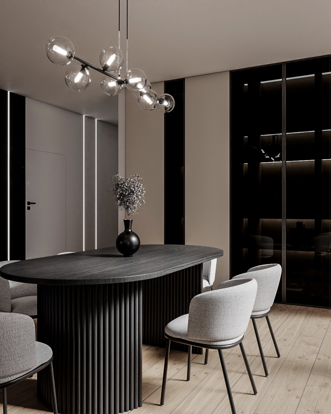 Nowoczesna jadalnia: ciemny stół z wazonem, szare krzesła, parkiet, designerska lampa, czarne akcenty i oświetlenie LED. Minimalistyczny, elegancki styl.