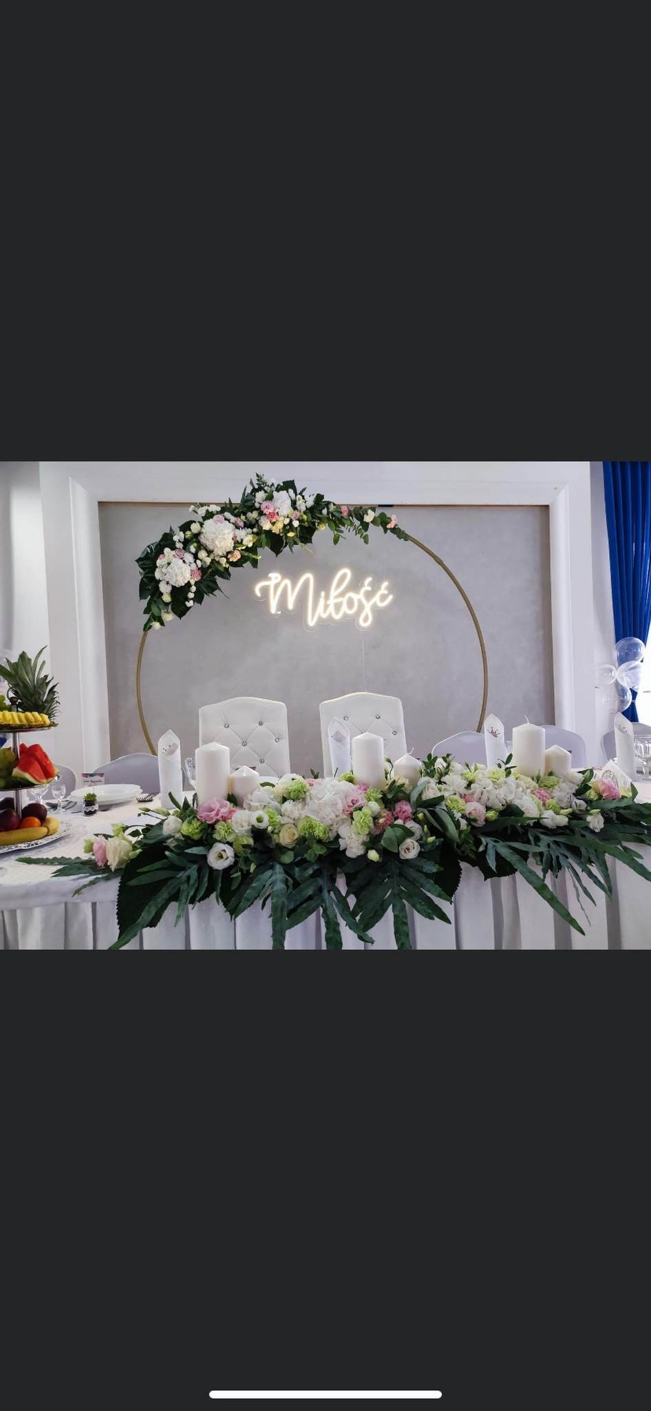 napis miłość oraz koło na wynajem dla florystów