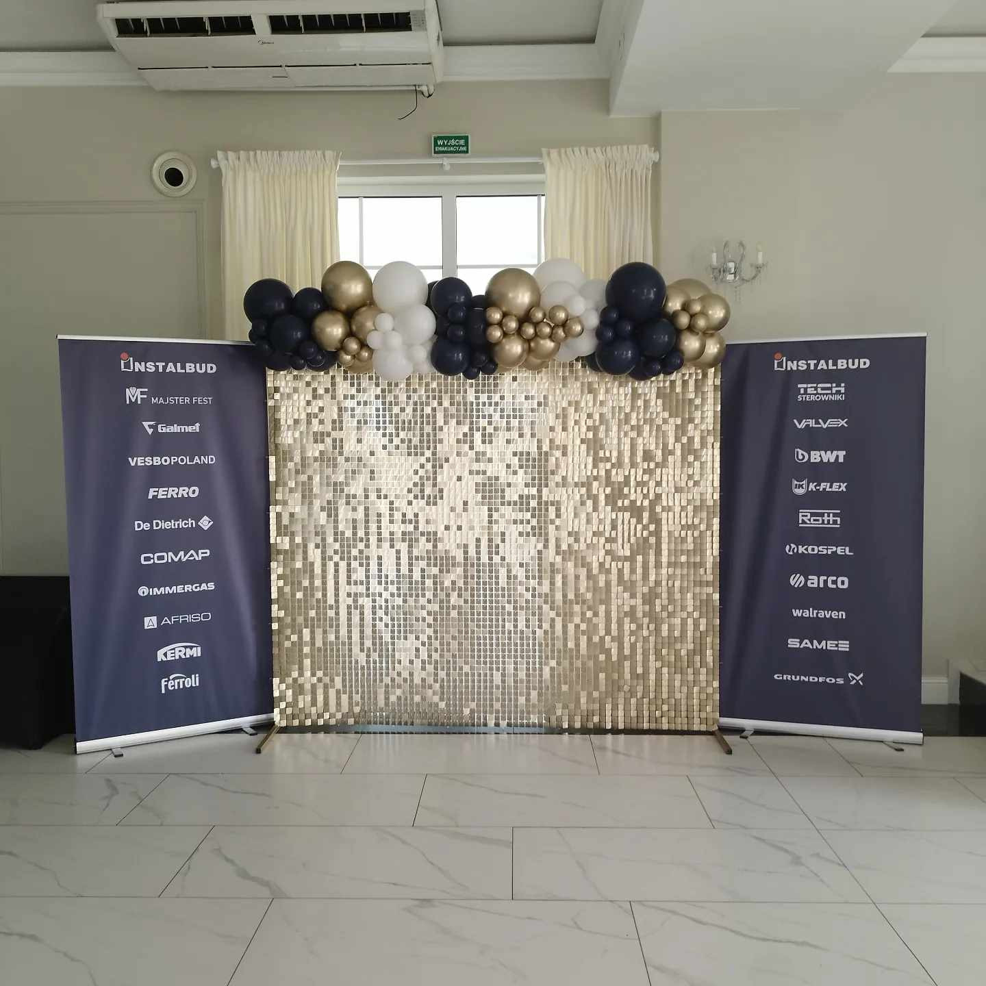 dekoracja na balu dla instalbud Ciechanów