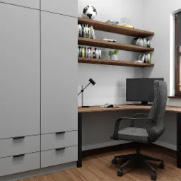 Wizualizacja biura domowego z szarym biurkiem z czarnymi nogami, szarą szafą w zabudowie, drewnianymi półkami na ścianie, oknem z roletami i szarym krzesłem obrotowym.