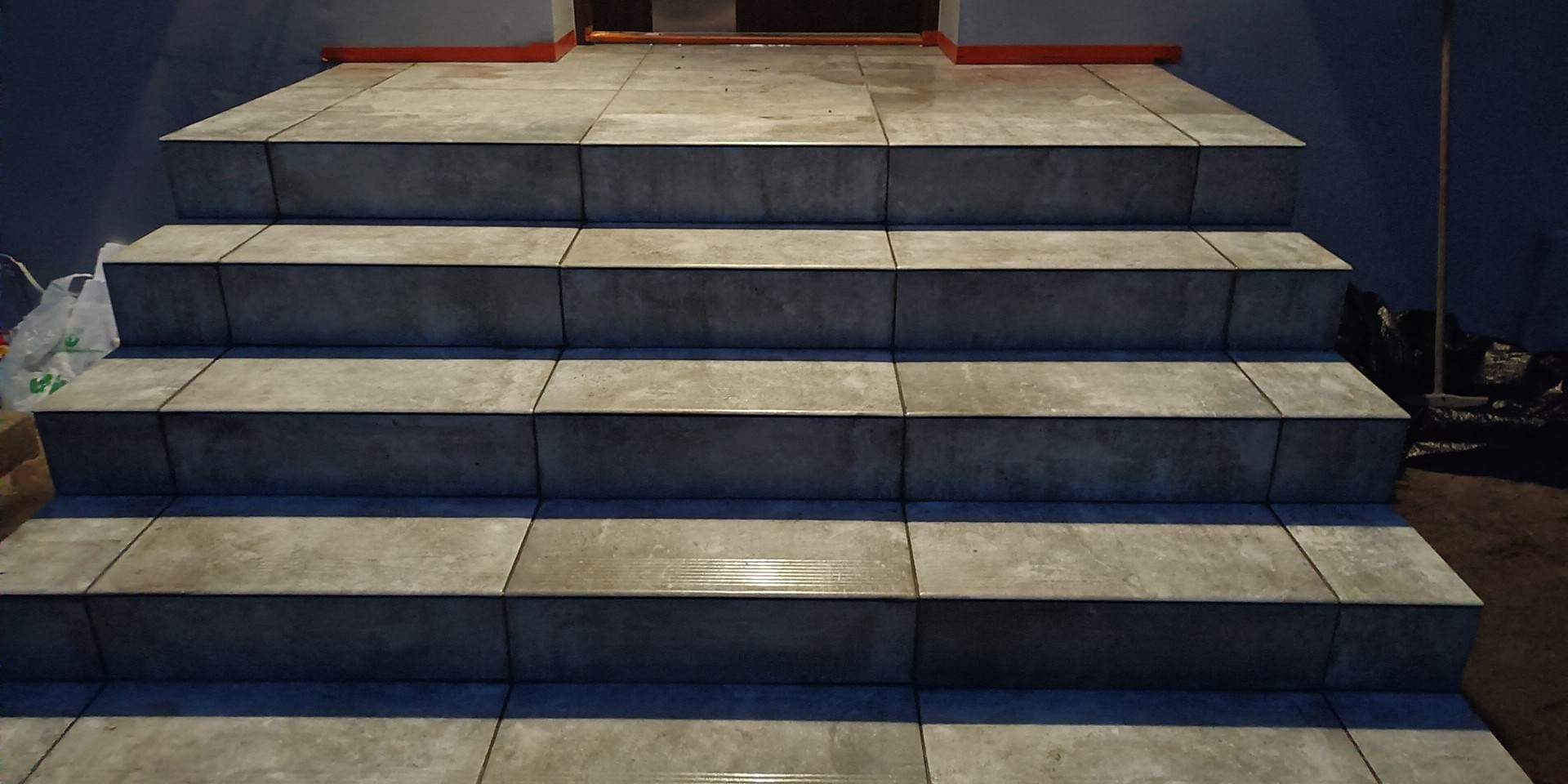 Schody wejściowe, format płytek 30x60