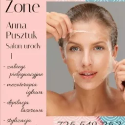 Kobieta z delikatnym uśmiechem usuwa przezroczystą maskę z twarzy, odsłaniając świeżą skórę. Widoczny napis 'Extreme Beauty Zone' i lista zabiegów pielęgnacyjnych.