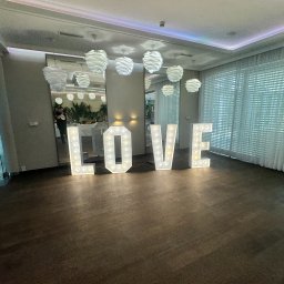 DJ PiTeR - W ofercie również możliwość wynajmu napisu LOVE