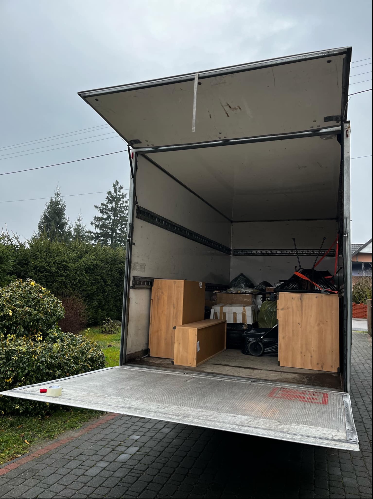 Tutaj mogą Państwo obejrzeć poglądowo jak wygląda przestrzeń ładunkowa w naszych pojazdach.