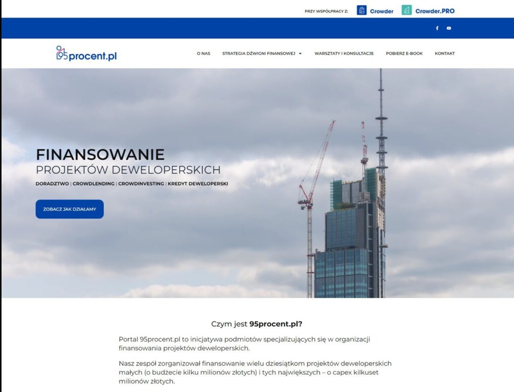 Strona internetowa firmy 95procent.pl z hasłem 'Finansowanie projektów deweloperskich', w tle widoczny budynek w trakcie budowy z żurawiami.