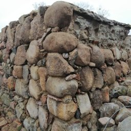 Murowanie z kamienia (zamek krzyżacki w  Szczytnie) 