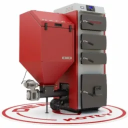 Nowoczesny, czerwono-szary piec z podajnikiem na białym tle z logo producenta na podłodze, widoczne drzwiczki i sterownik elektroniczny.