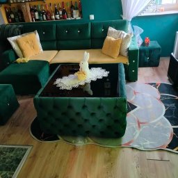 GUTEK MEBLE - Stolik kawowy chesterfield glamour z blatem szklanym. Szyba czarna dark grey, hartowana. Na wymiar.